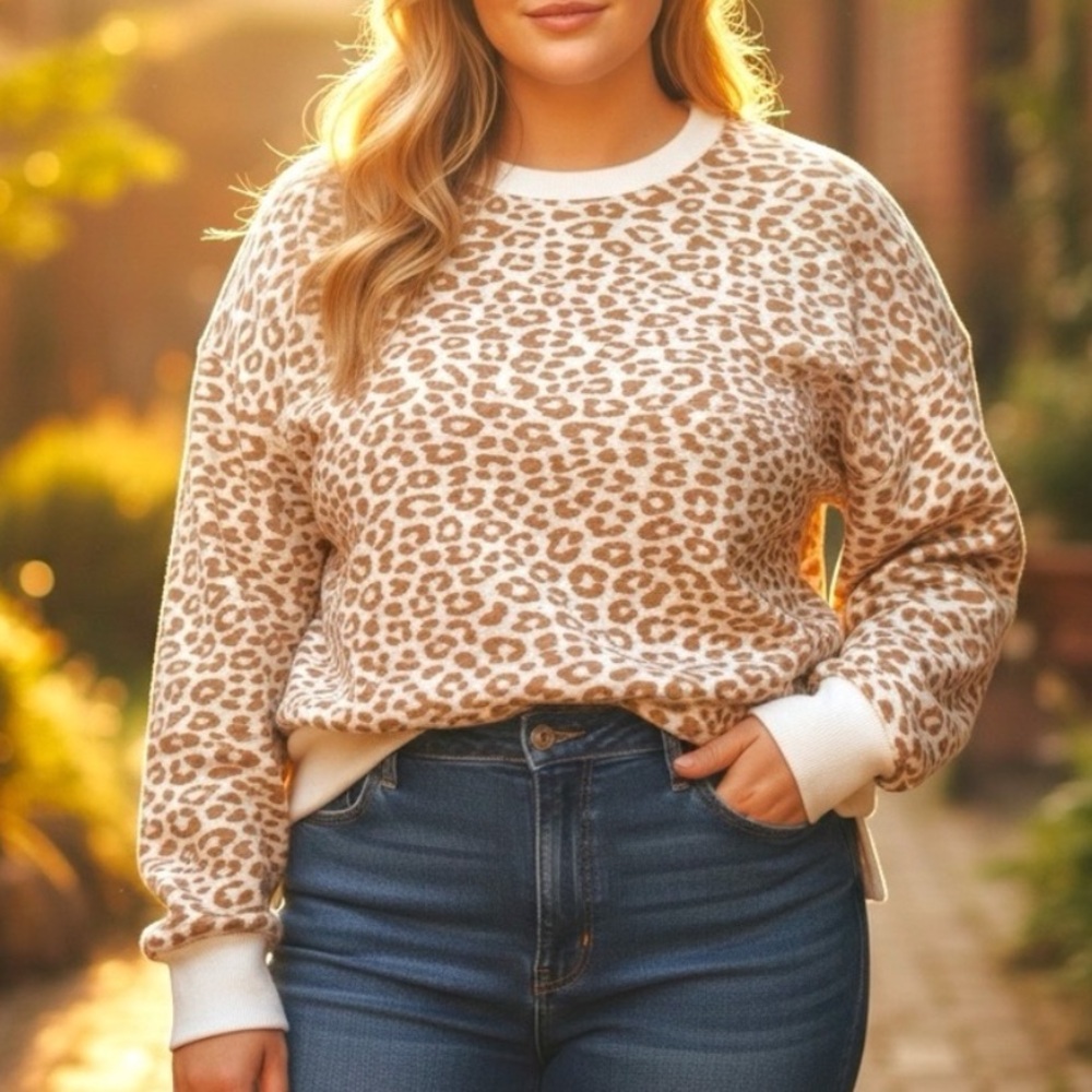 🔥3/$15 Time and Tru Cream and Tan Leopard animal Print Sweatshirt plus XXL